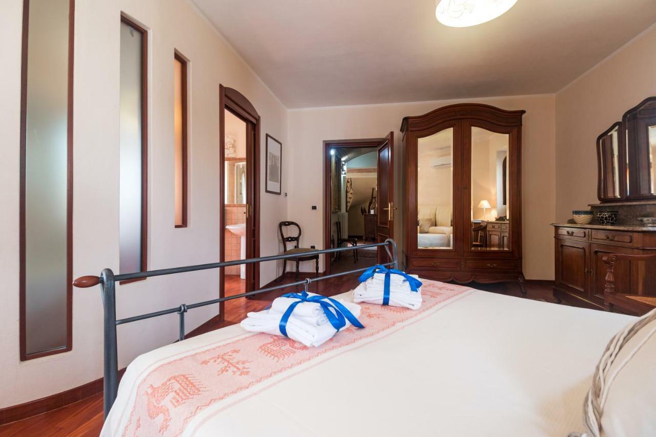 Villa Corrasi Oliena Luxury ภายนอก รูปภาพ