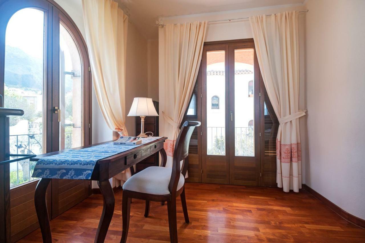 Villa Corrasi Oliena Luxury ภายนอก รูปภาพ