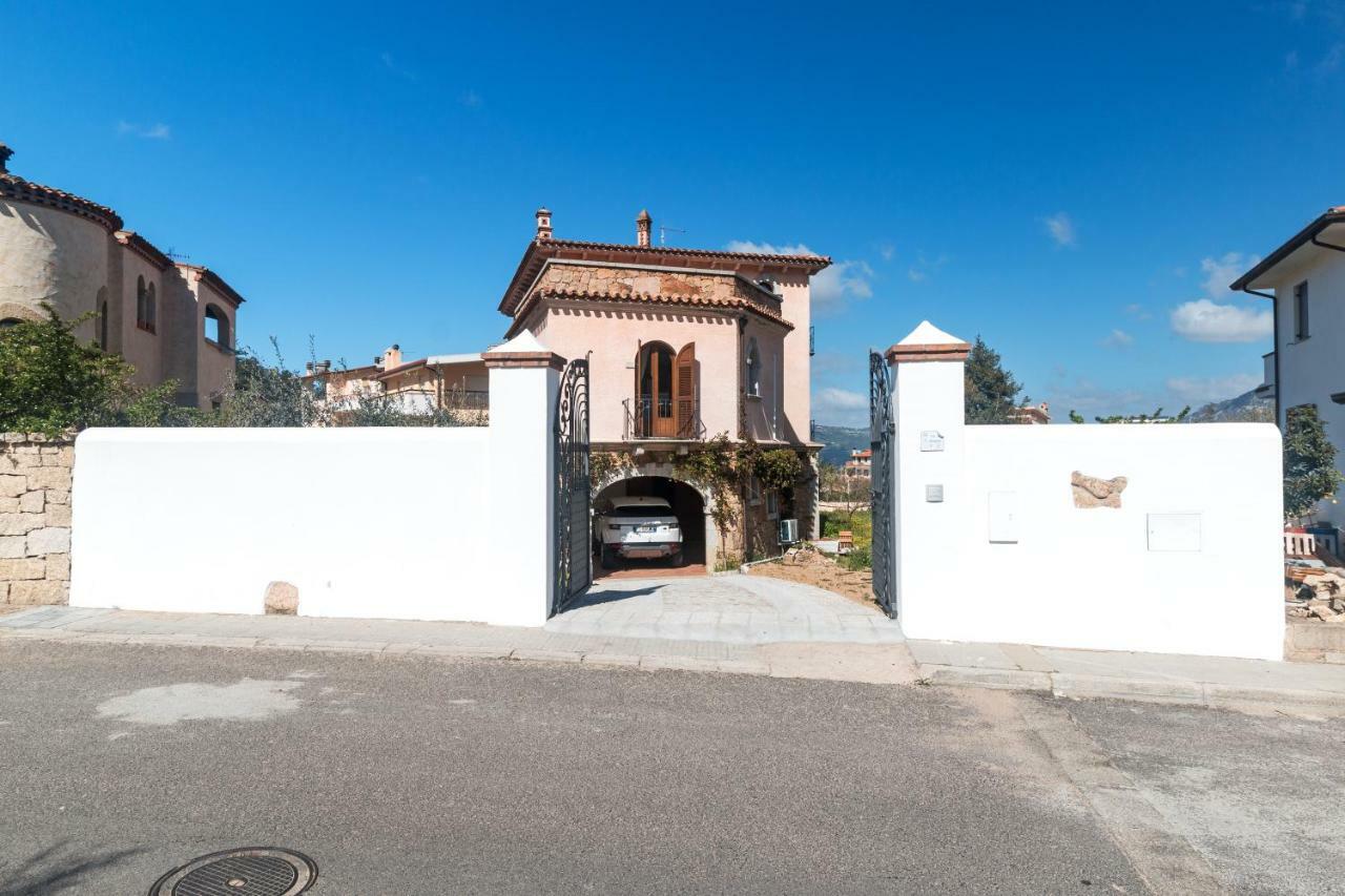 Villa Corrasi Oliena Luxury ภายนอก รูปภาพ