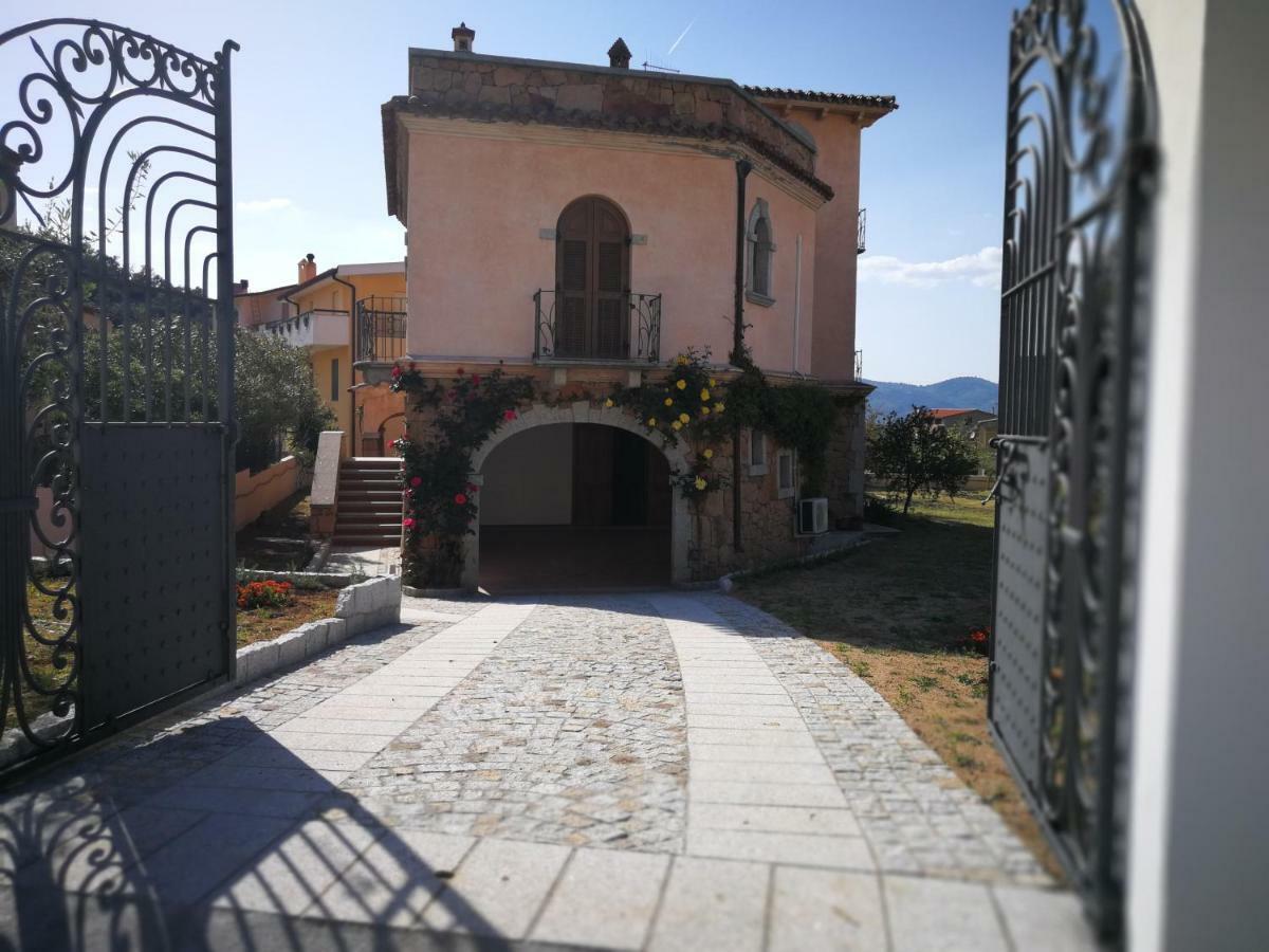 Villa Corrasi Oliena Luxury ภายนอก รูปภาพ